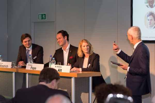 Dr. Matthias Westrich, Christian Pape, Dr. Stefanie Alt und Michael Franke beim Kongress Arbeitskraftsicherung auf der DKM