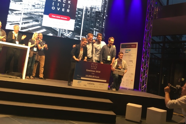 Die Gewinner vom HackITOver-Hackathon